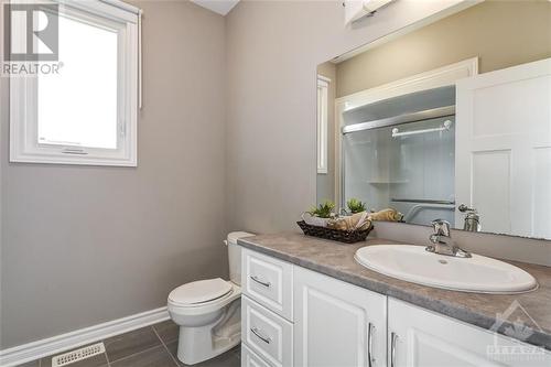 20 Seabert Drive, Arnprior, ON - Indoor Photo Showing Bathroom