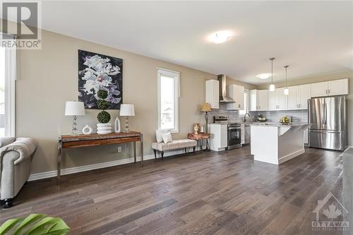 20 Seabert Drive, Arnprior, ON - Indoor Photo Showing Kitchen With Upgraded Kitchen