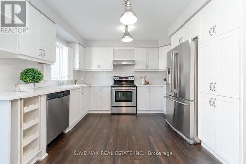 219 Remembrance Road, Brampton, ON - Indoor Photo Showing Kitchen