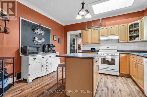 23 Bond Street, Cambridge, ON - Indoor Photo Showing Kitchen With Double Sink