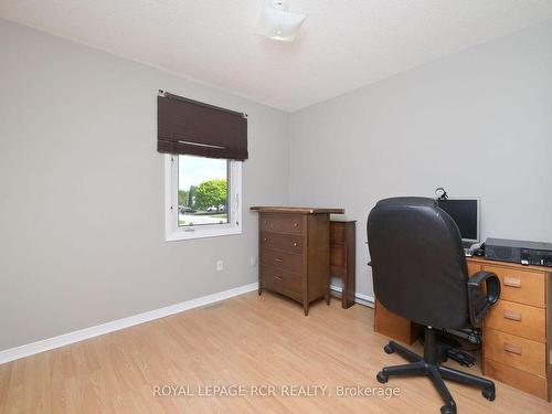 14 Robertson Rd, Essa, ON - Indoor Photo Showing Office