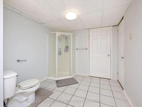 14 Robertson Rd, Essa, ON - Indoor Photo Showing Bathroom