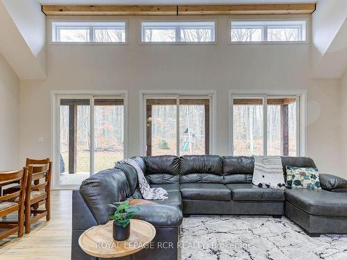 112538 Grey Road 14 Rd, Southgate, ON - Indoor Photo Showing Living Room