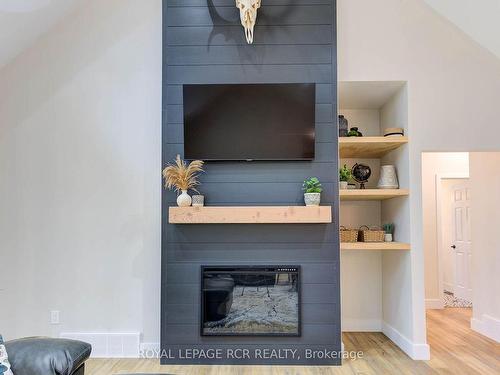 112538 Grey Road 14 Rd, Southgate, ON - Indoor Photo Showing Living Room With Fireplace