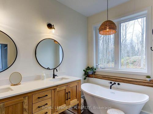 112538 Grey Road 14 Rd, Southgate, ON - Indoor Photo Showing Bathroom