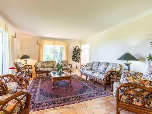 13 Eastern Ave, Prince Edward County, ON - Indoor Photo Showing Living Room