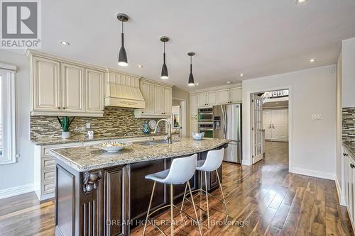 38 Glenarden Crescent, Richmond Hill, ON - Indoor Photo Showing Kitchen With Upgraded Kitchen