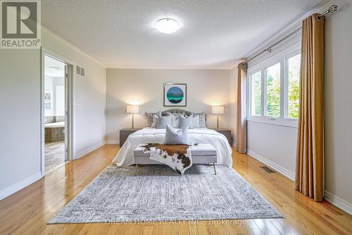 38 Glenarden Crescent, Richmond Hill, ON - Indoor Photo Showing Bedroom