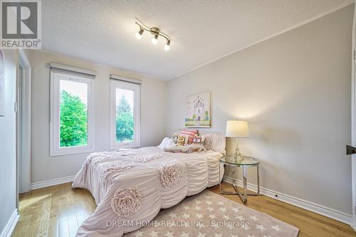 38 Glenarden Crescent, Richmond Hill, ON - Indoor Photo Showing Bedroom