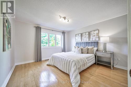 38 Glenarden Crescent, Richmond Hill, ON - Indoor Photo Showing Bedroom