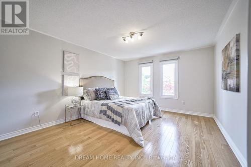 38 Glenarden Crescent, Richmond Hill, ON - Indoor Photo Showing Bedroom