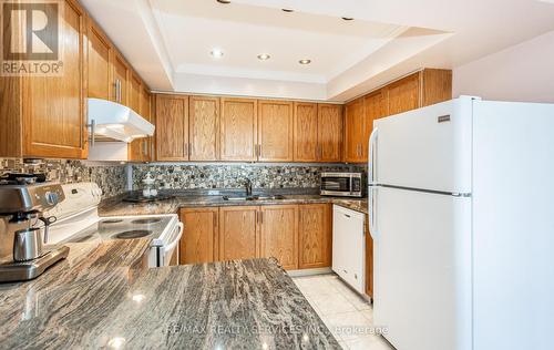 1207 - 310 Mill Street S, Brampton, ON - Indoor Photo Showing Kitchen