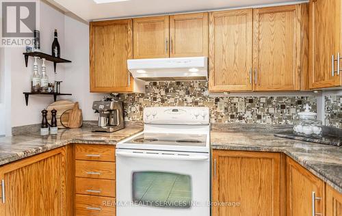 1207 - 310 Mill Street S, Brampton, ON - Indoor Photo Showing Kitchen