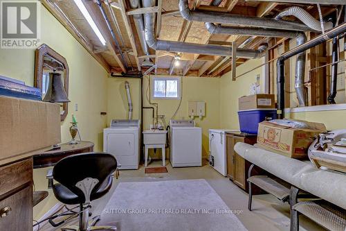 108 Blanchard Crescent, London, ON - Indoor Photo Showing Laundry Room