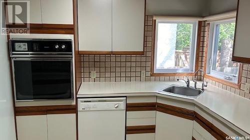 108 Connaught Crescent, Regina, SK - Indoor Photo Showing Kitchen