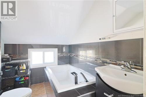 333 Gibson Street, Fredericton, NB - Indoor Photo Showing Bathroom