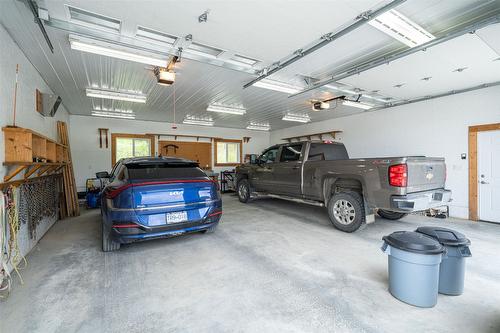 705 Creighton Valley Road, Lumby, BC - Indoor Photo Showing Garage