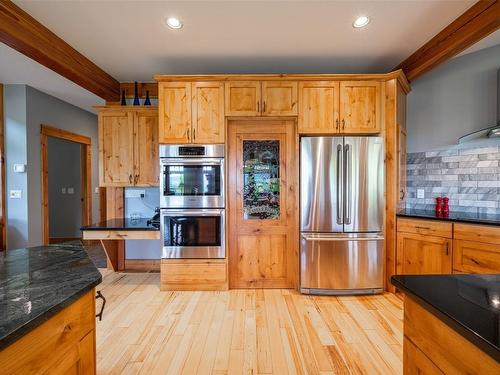 705 Creighton Valley Road, Lumby, BC - Indoor Photo Showing Kitchen