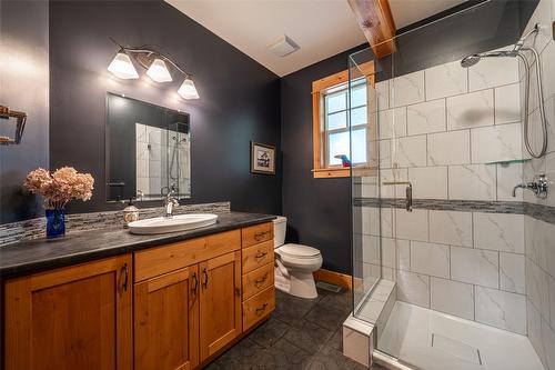 705 Creighton Valley Road, Lumby, BC - Indoor Photo Showing Bathroom