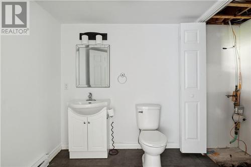 14 Macbeath, Moncton, NB - Indoor Photo Showing Bathroom