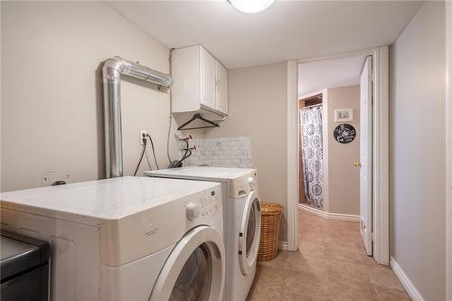 121 Balmoral Avenue N, Hamilton, ON - Indoor Photo Showing Laundry Room