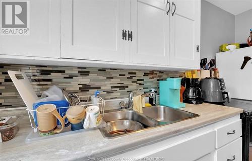 1525 Dufferin, Windsor, ON - Indoor Photo Showing Kitchen With Double Sink