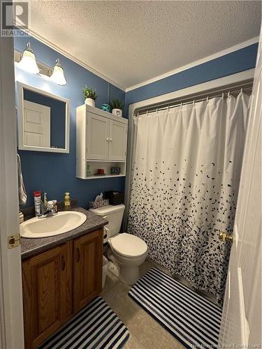 6 Stewart Street, Fredericton, NB - Indoor Photo Showing Bathroom