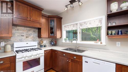 11 Shoreline Drive, Northern Bruce Peninsula, ON - Indoor Photo Showing Kitchen With Double Sink