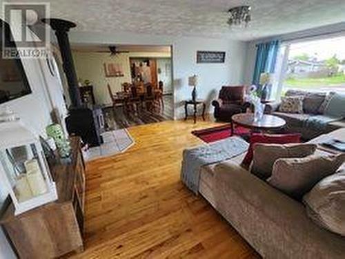 3 Sunset Drive, Badger, NL - Indoor Photo Showing Living Room