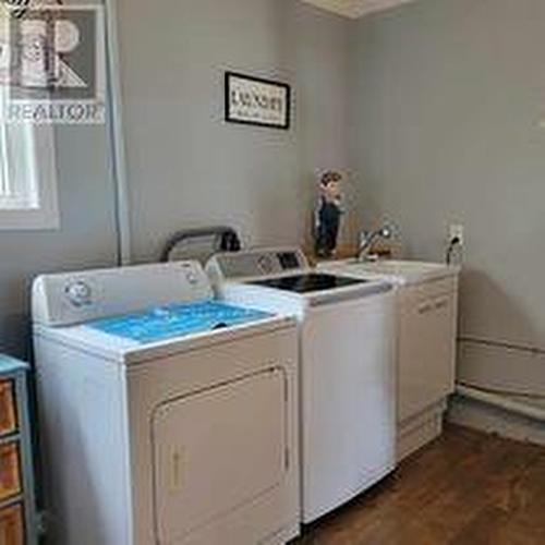 3 Sunset Drive, Badger, NL - Indoor Photo Showing Laundry Room