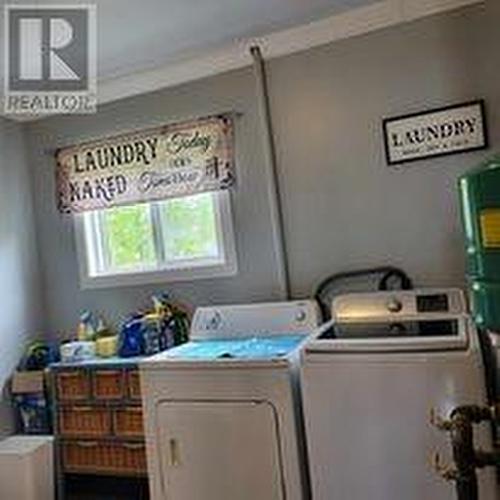 3 Sunset Drive, Badger, NL - Indoor Photo Showing Laundry Room