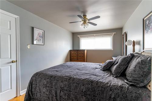 97 Meadowlark Drive, Hamilton, ON - Indoor Photo Showing Bedroom