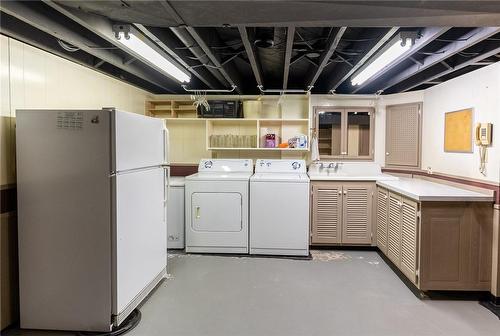 97 Meadowlark Drive, Hamilton, ON - Indoor Photo Showing Laundry Room