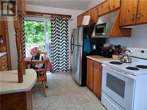 2 Victoria Street, Lyn, ON - Indoor Photo Showing Kitchen