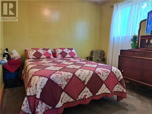 2 Victoria Street, Lyn, ON - Indoor Photo Showing Bedroom