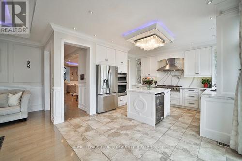 15 Jocada Court, Richmond Hill, ON - Indoor Photo Showing Kitchen With Stainless Steel Kitchen