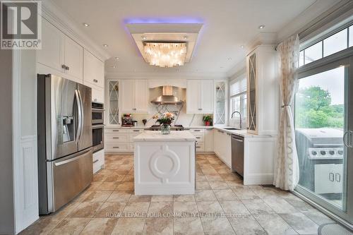 15 Jocada Court, Richmond Hill, ON - Indoor Photo Showing Kitchen With Stainless Steel Kitchen With Upgraded Kitchen