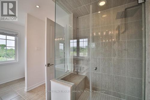 15 Jocada Court, Richmond Hill, ON - Indoor Photo Showing Bathroom