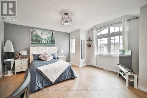 15 Jocada Court, Richmond Hill, ON - Indoor Photo Showing Bedroom