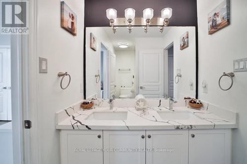15 Jocada Court, Richmond Hill, ON - Indoor Photo Showing Bathroom
