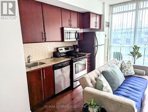 4106 - 65 Bremner Boulevard, Toronto, ON - Indoor Photo Showing Kitchen