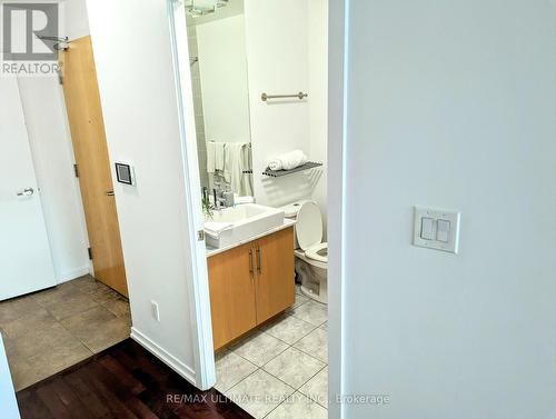 4106 - 65 Bremner Boulevard, Toronto, ON - Indoor Photo Showing Bathroom