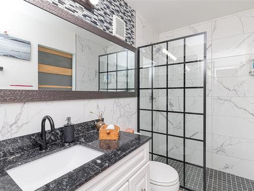 206-770 Cormorant St, Victoria, BC - Indoor Photo Showing Bathroom