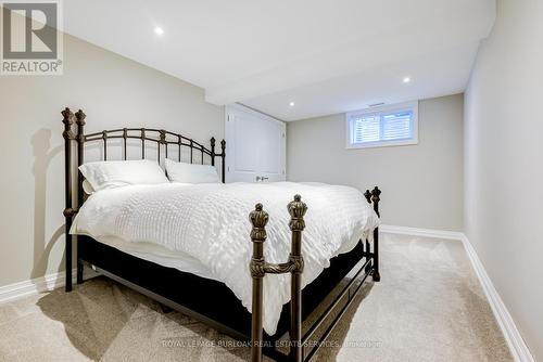 313 Silvana Crescent, Burlington, ON - Indoor Photo Showing Bedroom