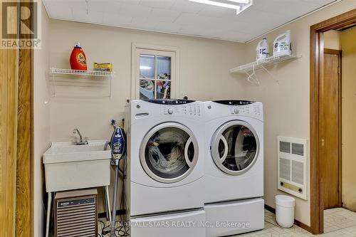 363 Country Club Circle, Kawartha Lakes, ON - Indoor Photo Showing Laundry Room