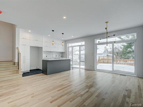 Dining room - 3894 Rue Du Collège, Longueuil (Saint-Hubert), QC - Indoor Photo Showing Kitchen