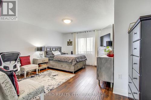 429 Simcoe Road, Bradford West Gwillimbury, ON - Indoor Photo Showing Bedroom