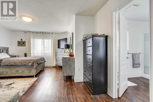 429 Simcoe Road, Bradford West Gwillimbury, ON - Indoor Photo Showing Bedroom