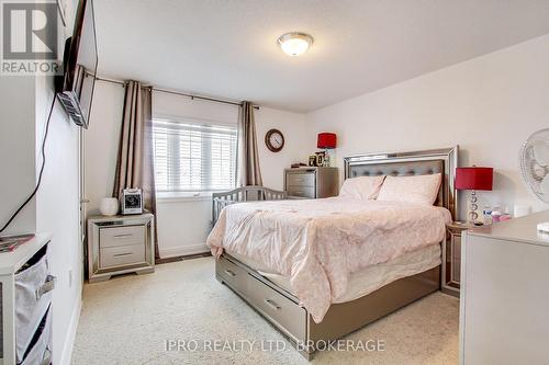 429 Simcoe Road, Bradford West Gwillimbury, ON - Indoor Photo Showing Bedroom