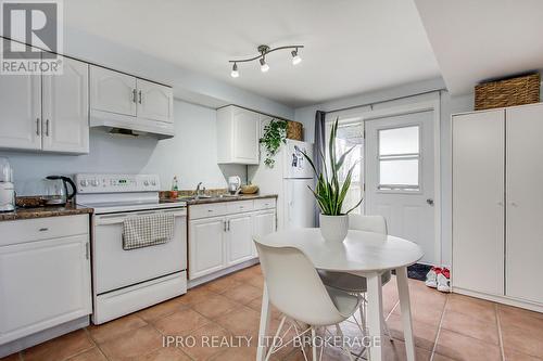 429 Simcoe Road, Bradford West Gwillimbury, ON - Indoor Photo Showing Kitchen With Double Sink